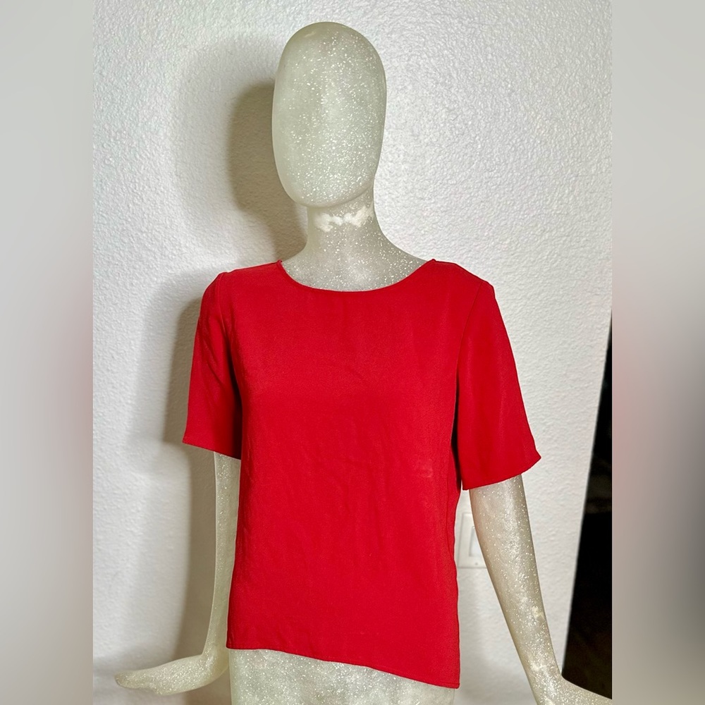 Jenni Kayne Women’s Red Round Neck Half Sleeve w/ Slight Puff Top. Size Small